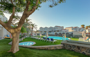 LIVVO Koala Garden Apartments
