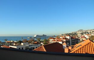 Travellers Pearl by Storytellers - Funchal