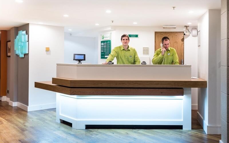 Holiday Inn Slough Windsor photo 2