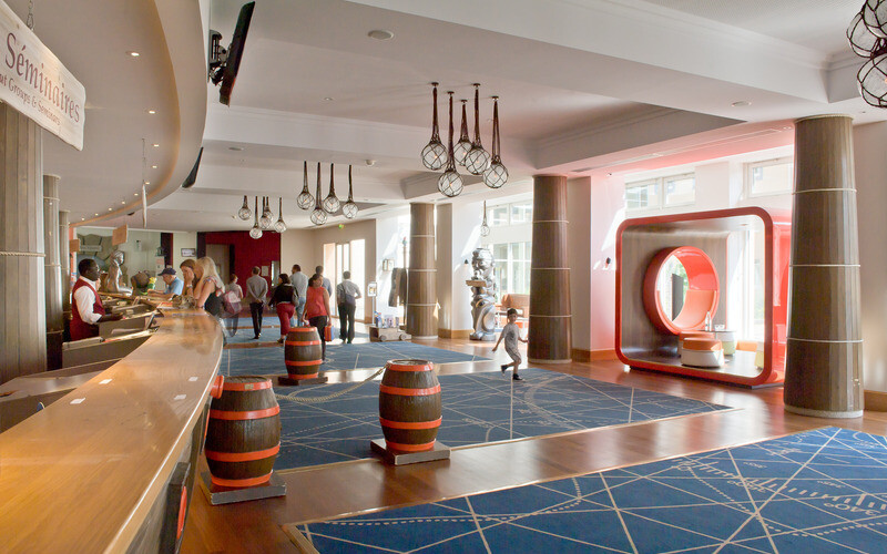 Explorers at Disneyland Paris photo 3