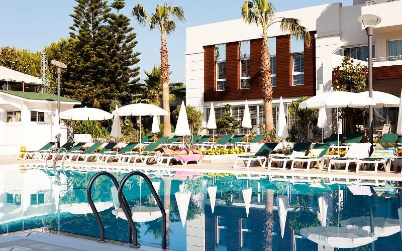 Side Resort photo 4