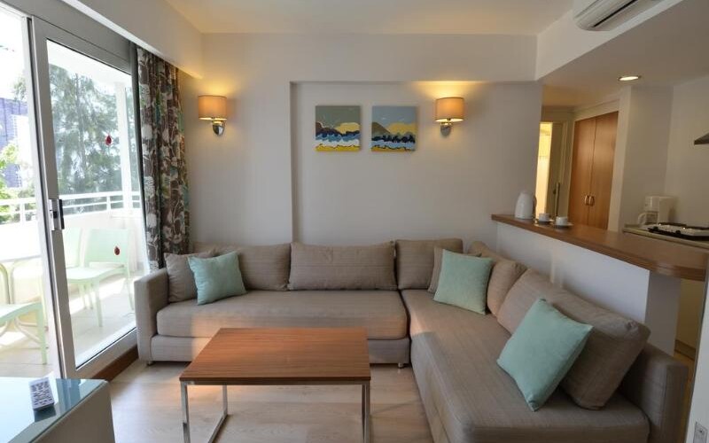 Side Resort photo 8