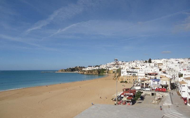 Albufeira Beach by Kavia