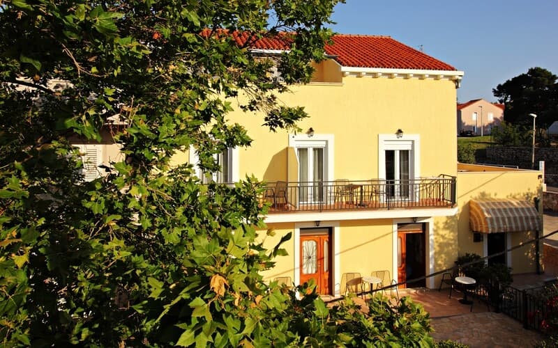 Bacan Serviced Apartments