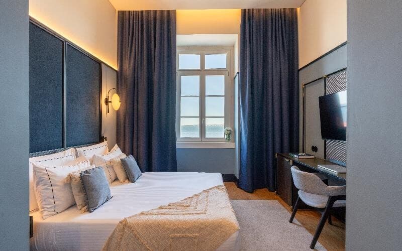 The Editory Riverside Santa Apolonia Hotel