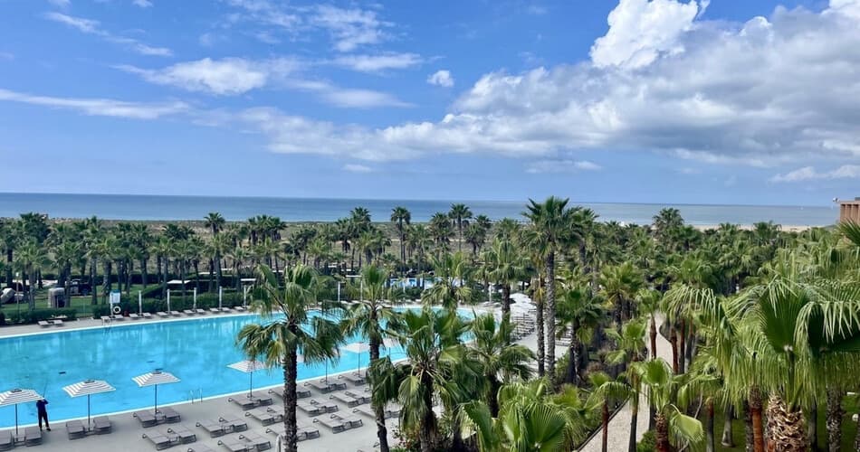 Wine & Books by the Sea (ex Vidamar)