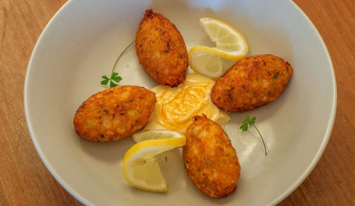 Bolinhos de Bacalhau (Codfish Fritters)