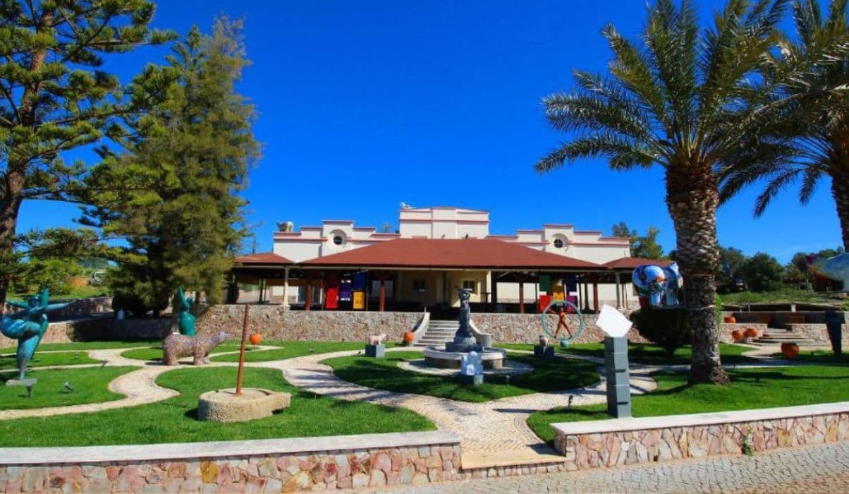 Quinta dos Vales Wine Estate