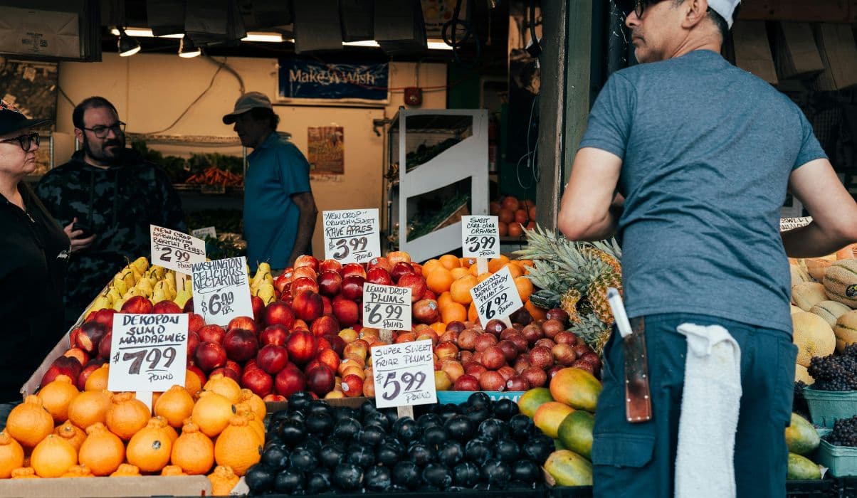 Farmers’ Markets & Street Fairs