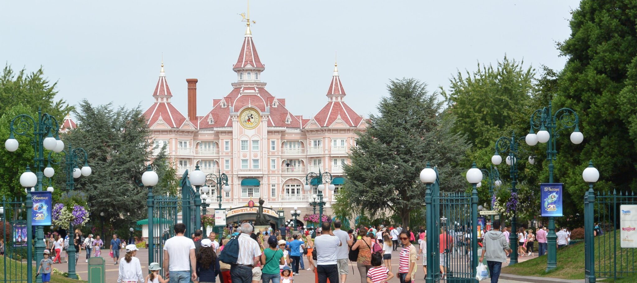 Disneyland Paris Park Entrance at the Disneyland Hotel