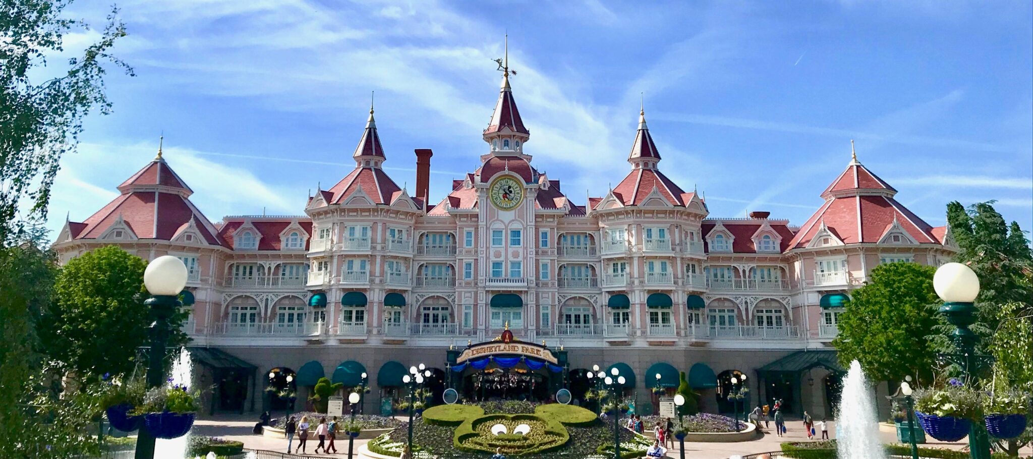 5 reasons why you should stay in a Disney hotel in Disneyland Paris