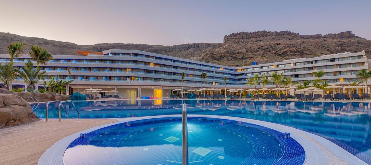 Swimming pool view in the Radisson Blu hotel in Mogan, Gran Canaria