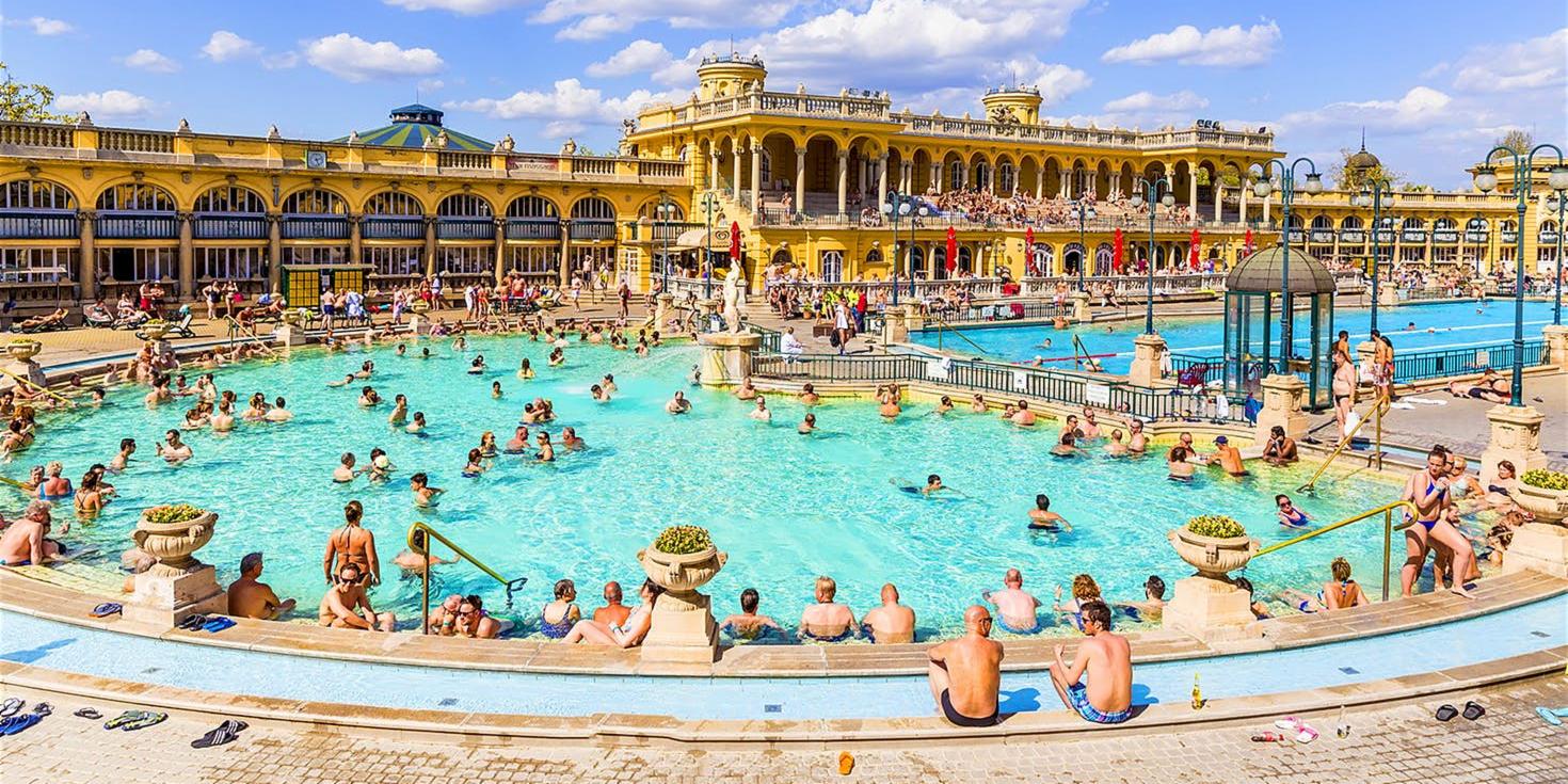 Szechenyi baths in Budapest 