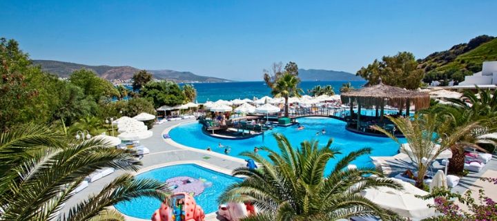 Pool in the 5* Salmakis Resort & Spa in Bodrum