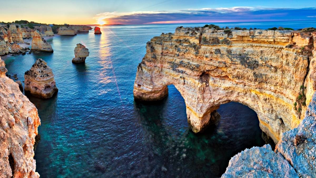 COVID-19 in Portugal: Low Algarve Cases 