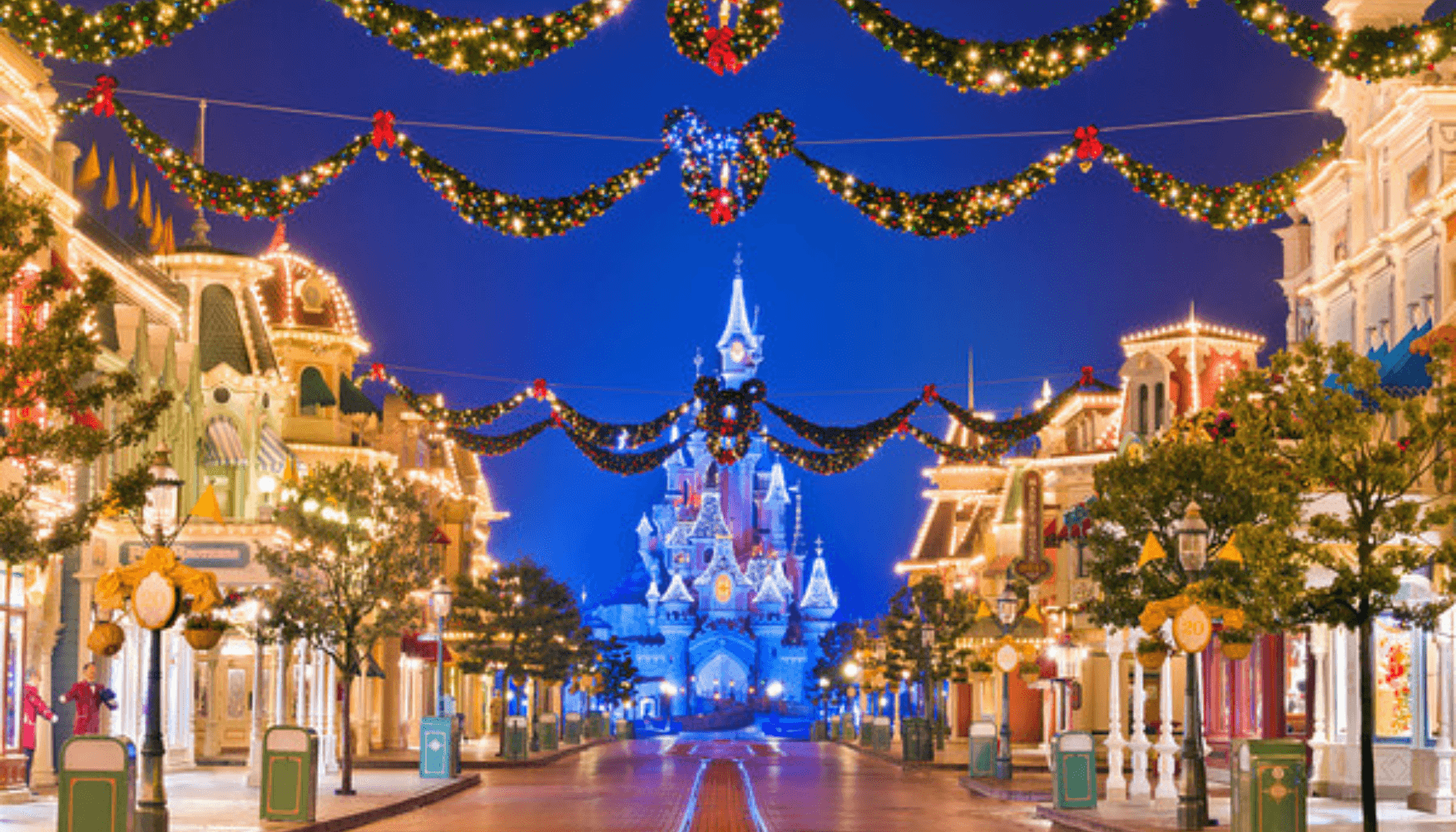 disneyland paris at christmas