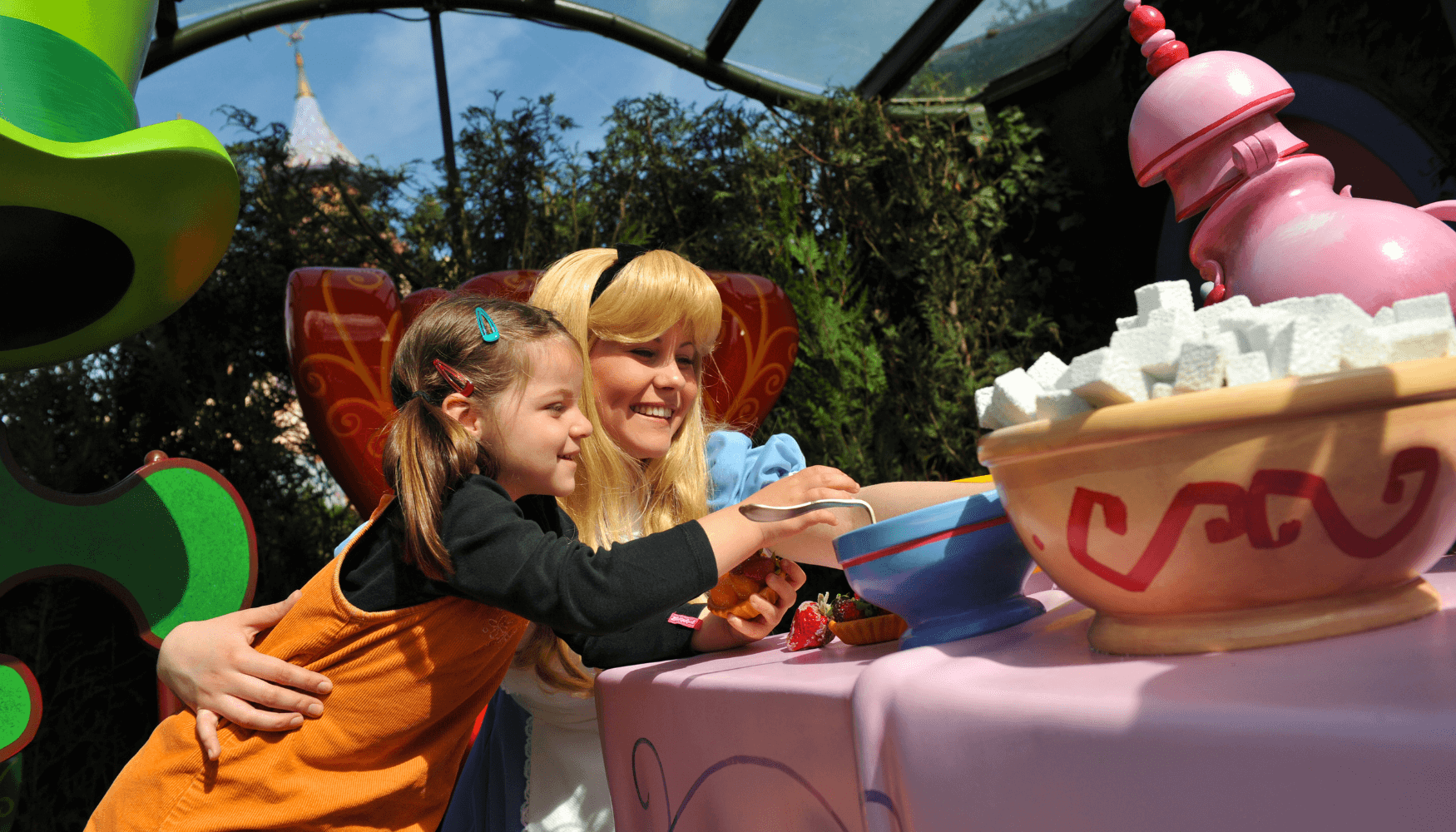 alice and wonderland show disneyland paris
