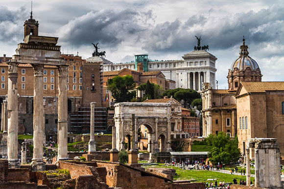 A moody looking Roman Forum thanks to "I Love Italy"