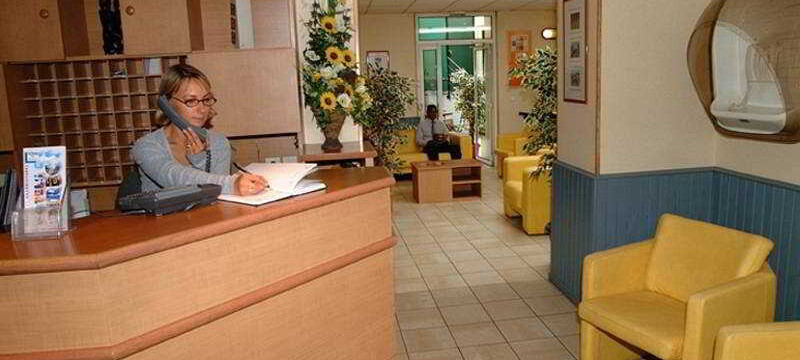 Comfort Hotel Lamarck Hotel Paris France